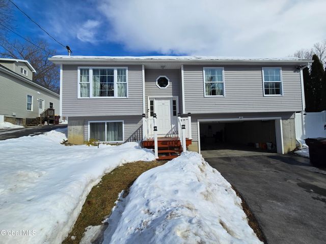 10 Franklin Avenue, North Greenbush, NY 12198