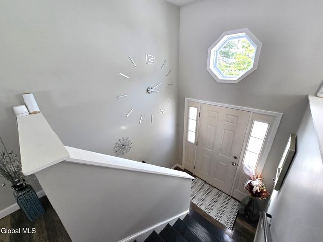 10 Franklin Avenue, North Greenbush, NY 12198