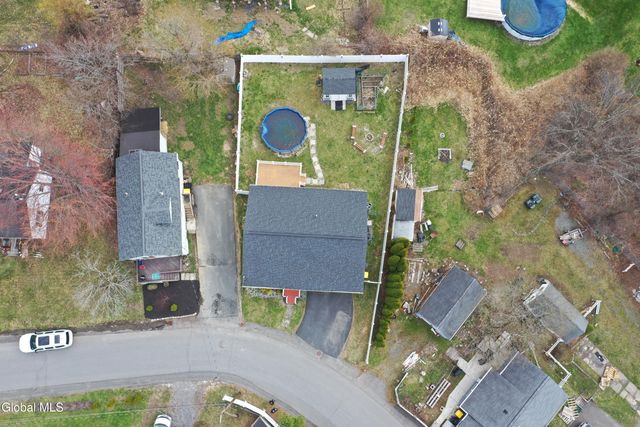10 Franklin Avenue, North Greenbush, NY 12198