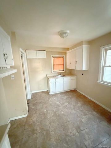 18950 Biltmore Street, Detroit, MI 48235