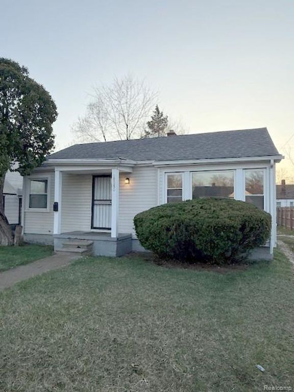 18950 Biltmore Street, Detroit, MI 48235