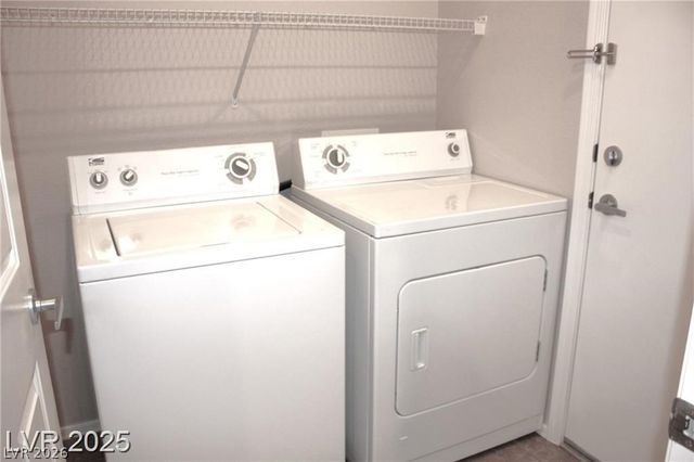 2212 Sawtooth Mountain Drive, Henderson, NV 89044