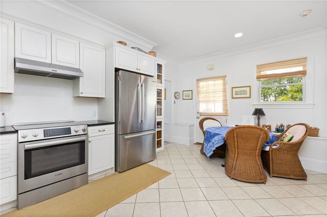 553 Bellevue Avenue 1, Newport, RI 02840