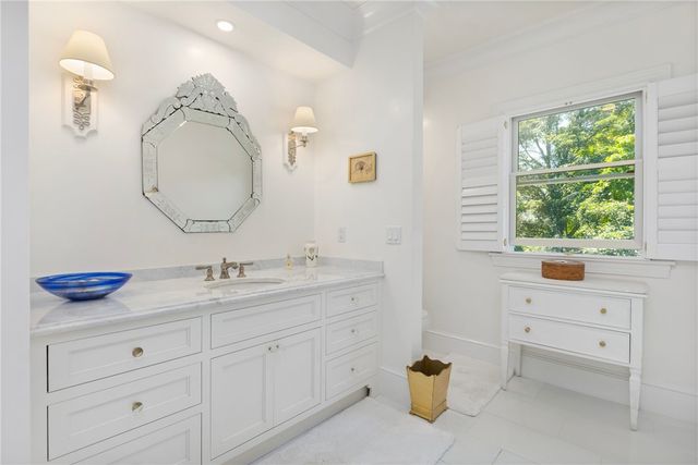 553 Bellevue Avenue 1, Newport, RI 02840