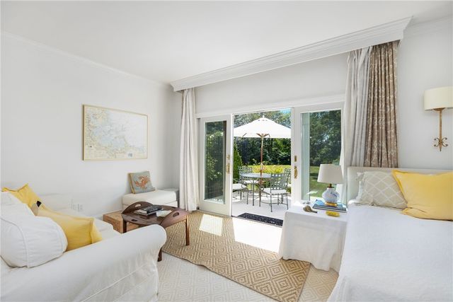 553 Bellevue Avenue 1, Newport, RI 02840