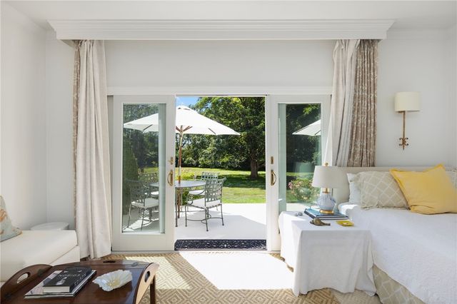 553 Bellevue Avenue 1, Newport, RI 02840