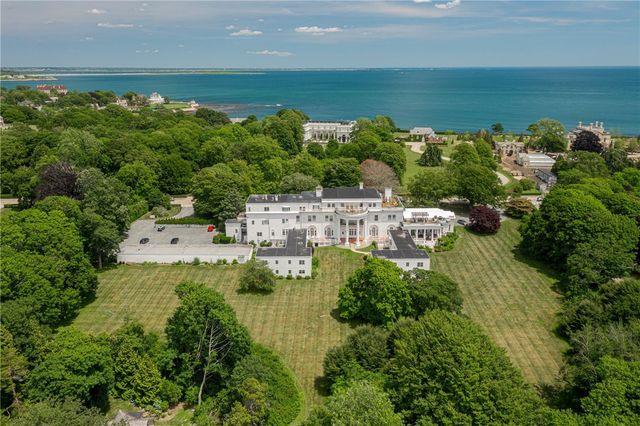 553 Bellevue Avenue 1, Newport, RI 02840