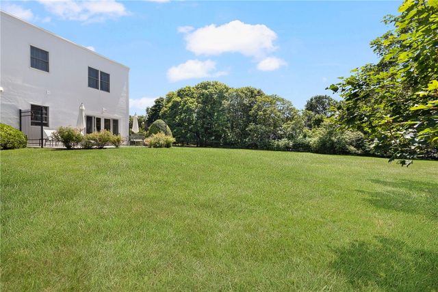 553 Bellevue Avenue 1, Newport, RI 02840