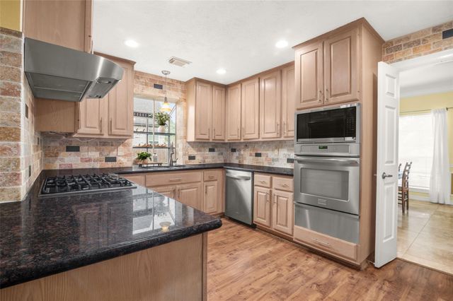 1735 Les Talley Drive, El Lago, TX 77586