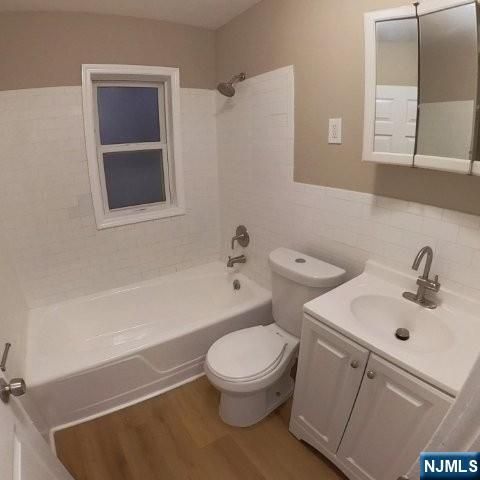 44 Tulip Street, Bergenfield, NJ 07621