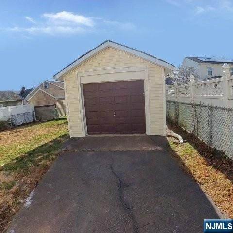 44 Tulip Street, Bergenfield, NJ 07621