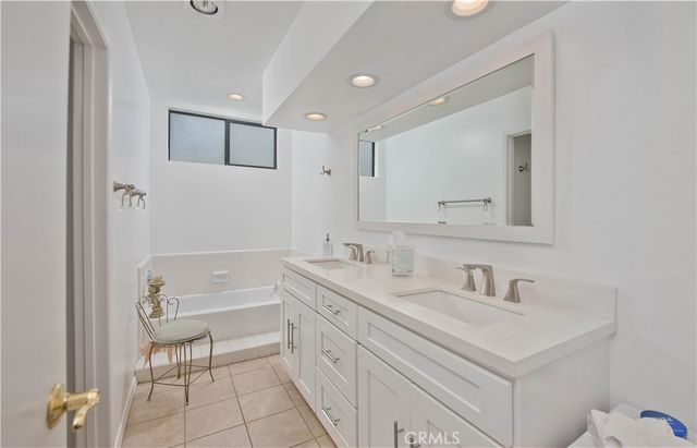 14521 Benefit 207, Sherman Oaks, CA 91403