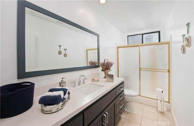 14521 Benefit 207, Sherman Oaks, CA 91403