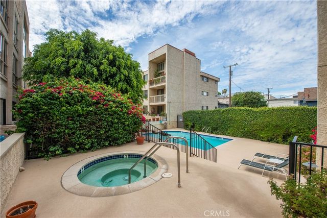 14521 Benefit 207, Sherman Oaks, CA 91403