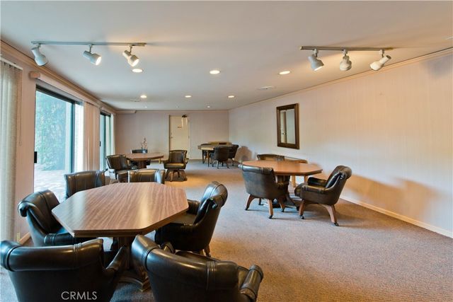 14521 Benefit 207, Sherman Oaks, CA 91403