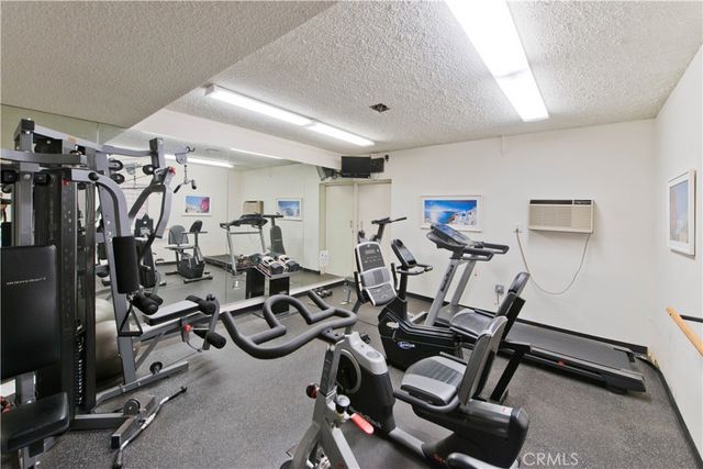 14521 Benefit 207, Sherman Oaks, CA 91403