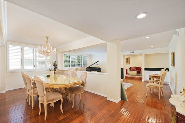 14521 Benefit 207, Sherman Oaks, CA 91403