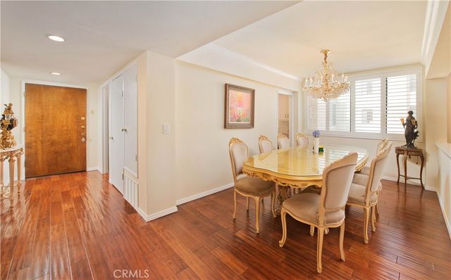 14521 Benefit 207, Sherman Oaks, CA 91403