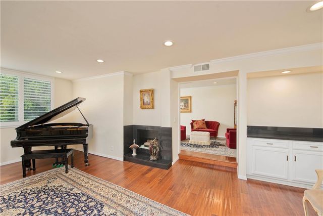 14521 Benefit 207, Sherman Oaks, CA 91403