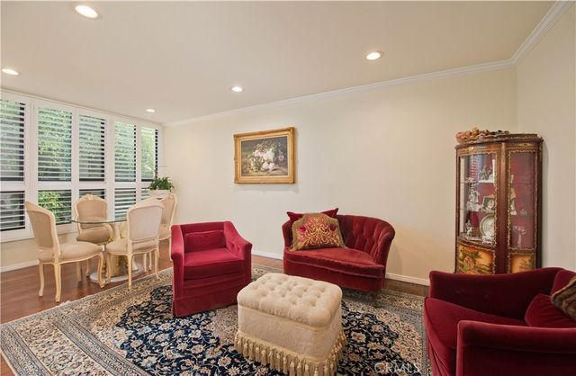 14521 Benefit 207, Sherman Oaks, CA 91403