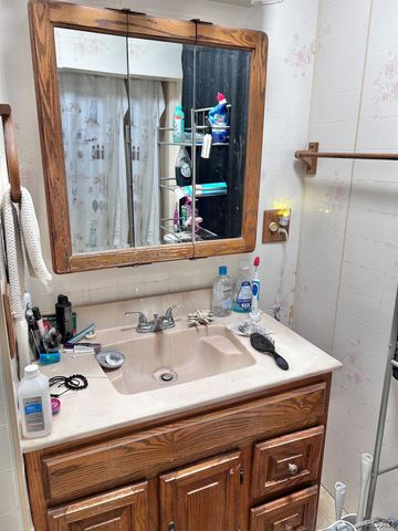 7489 Jefferson Street, Adrian, MI 49221