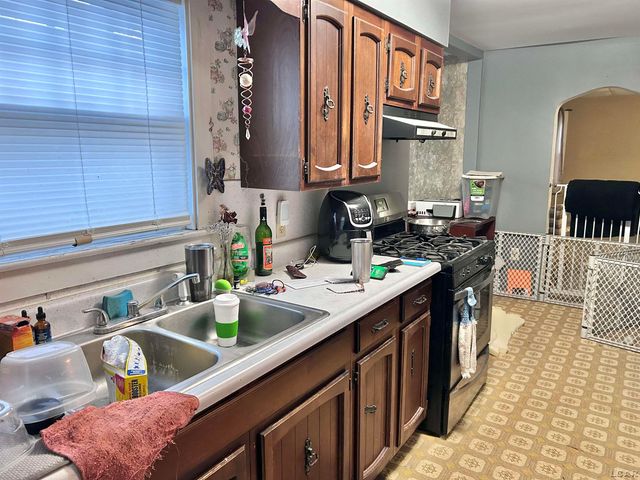 7489 Jefferson Street, Adrian, MI 49221