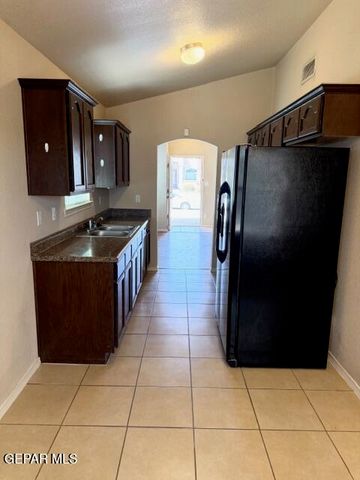 14668 JESUS ALMEIDA, El Paso, TX 79938