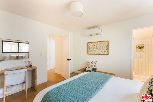 4412 Finley Avenue 1, Los Angeles, CA 90027