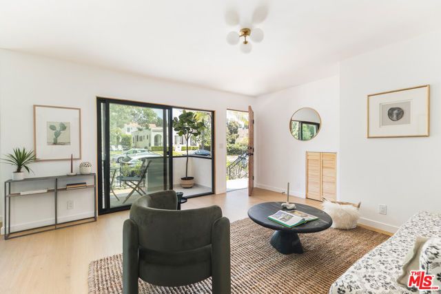 4412 Finley Avenue 1, Los Angeles, CA 90027
