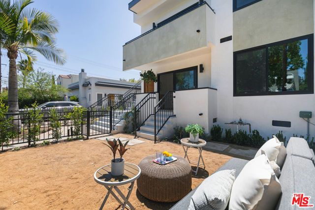 4412 Finley Avenue 1, Los Angeles, CA 90027