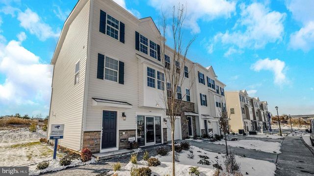 8213 ALEXANDER CT, Breinigsville, PA 18031