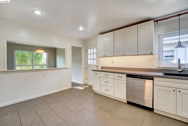 645 31St St, Richmond, CA 94804