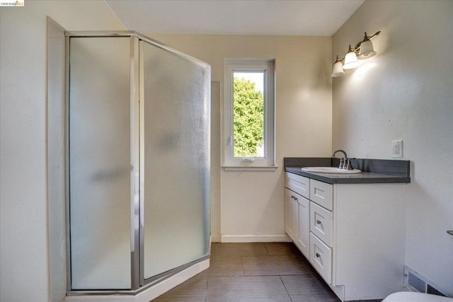 645 31St St, Richmond, CA 94804