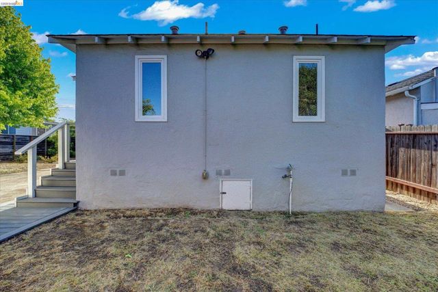 645 31St St, Richmond, CA 94804
