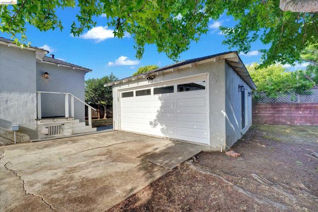 645 31St St, Richmond, CA 94804