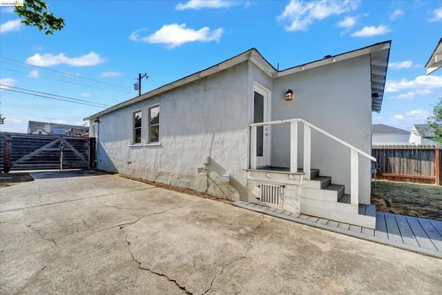645 31St St, Richmond, CA 94804