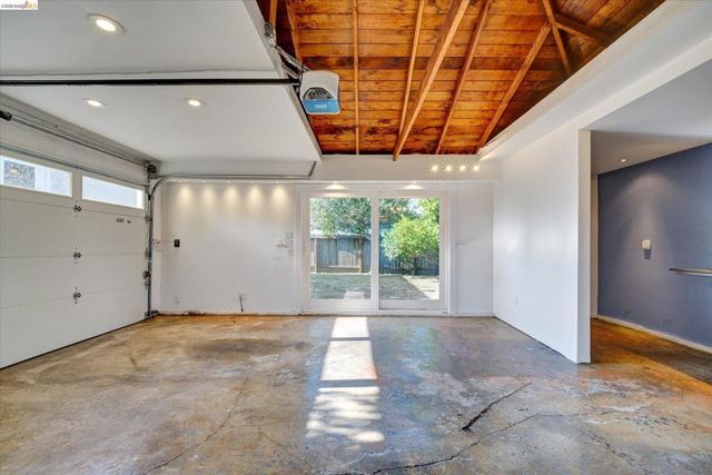 645 31St St, Richmond, CA 94804