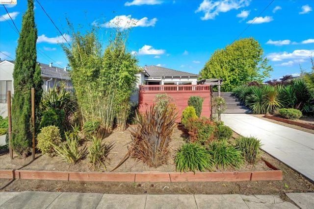645 31St St, Richmond, CA 94804