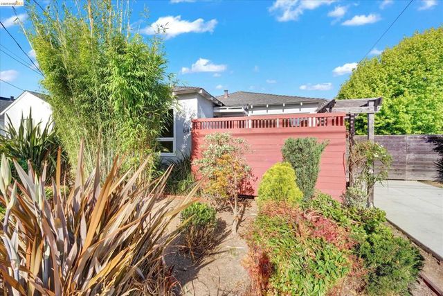 645 31St St, Richmond, CA 94804