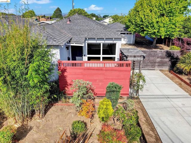 645 31St St, Richmond, CA 94804