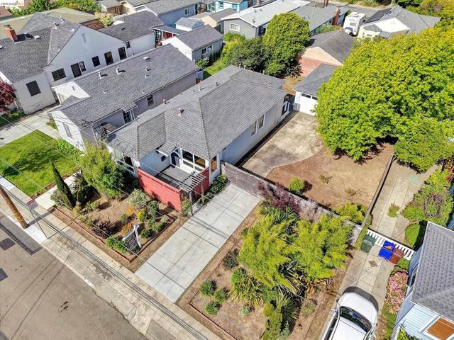 645 31St St, Richmond, CA 94804