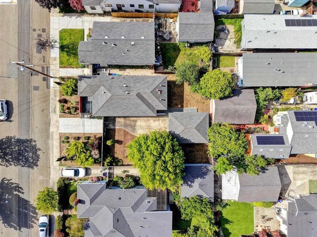 645 31St St, Richmond, CA 94804