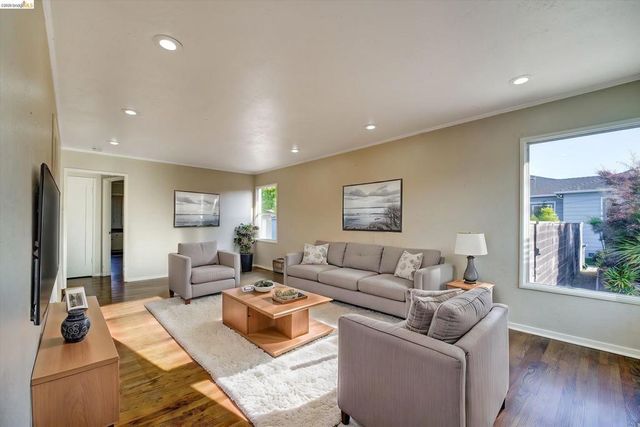 645 31St St, Richmond, CA 94804