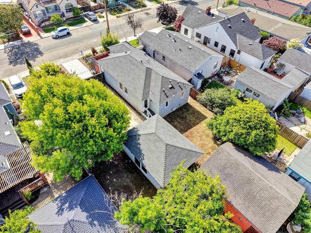 645 31St St, Richmond, CA 94804