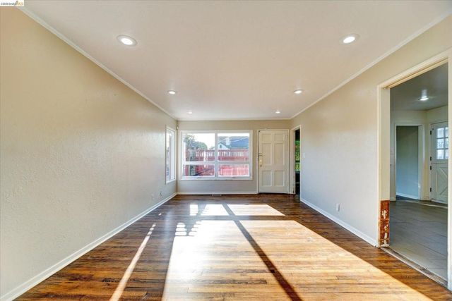 645 31St St, Richmond, CA 94804