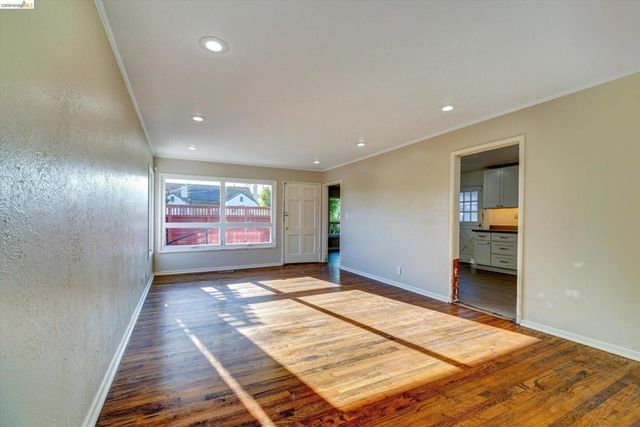 645 31St St, Richmond, CA 94804