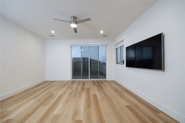 9696 Starlight Ridge Avenue, Las Vegas, NV 89148