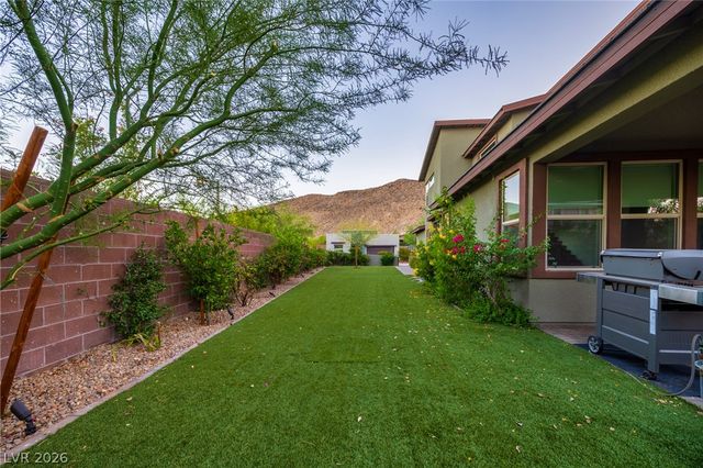 9696 Starlight Ridge Avenue, Las Vegas, NV 89148