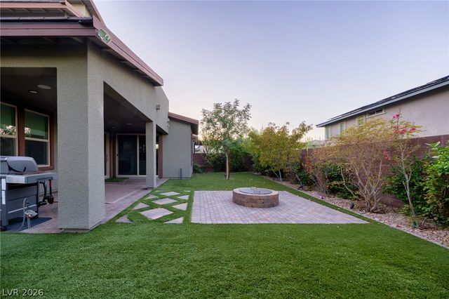 9696 Starlight Ridge Avenue, Las Vegas, NV 89148