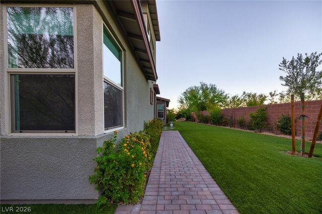 9696 Starlight Ridge Avenue, Las Vegas, NV 89148